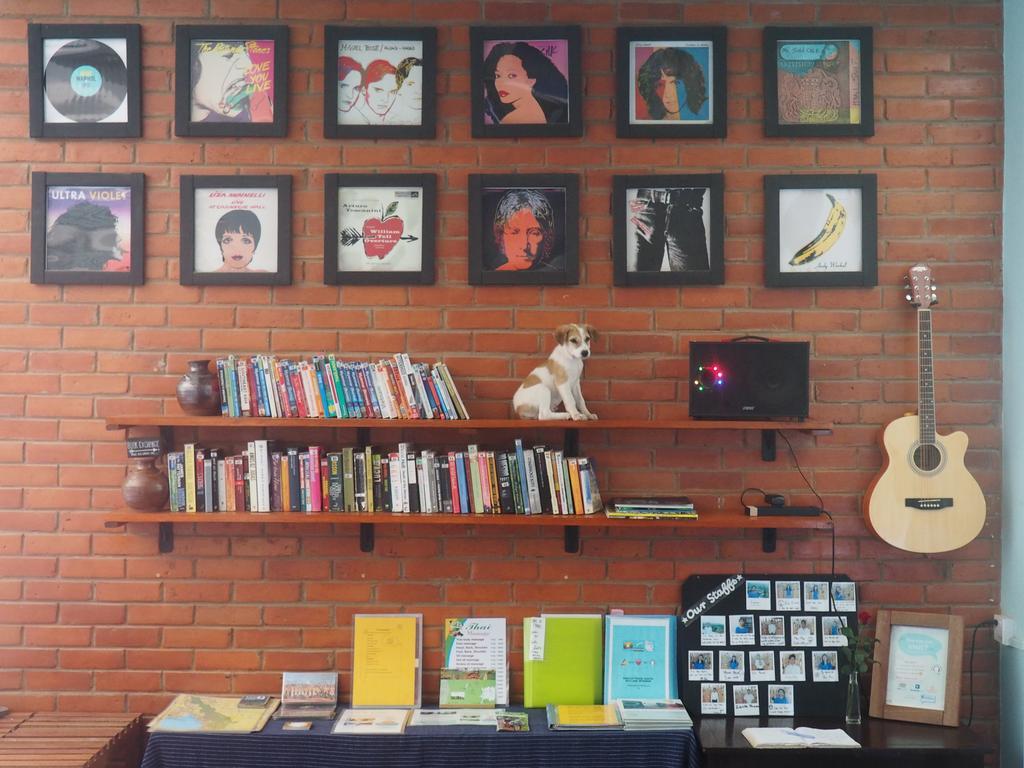 Song Of Travel Hostel Nyaung Shwe Exterior photo